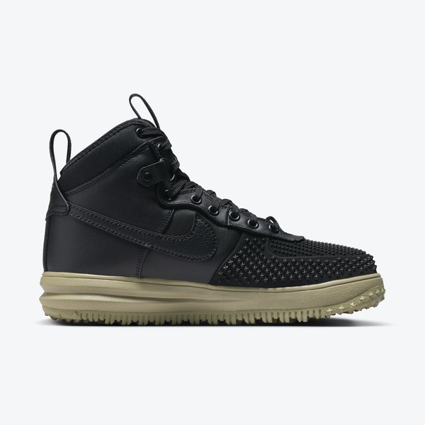 Nike on sale black duckboot